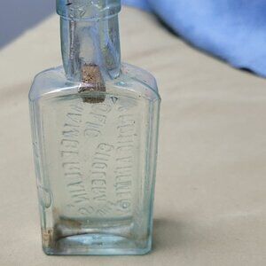 Antique Chamberlain's remedy medicine bottle